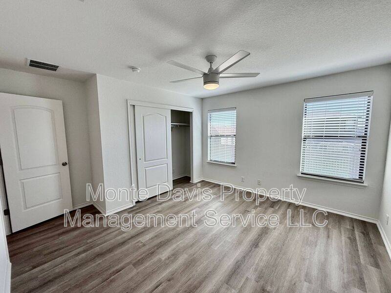 House for rent at 240 New Country Rd, Kyle, TX 78640