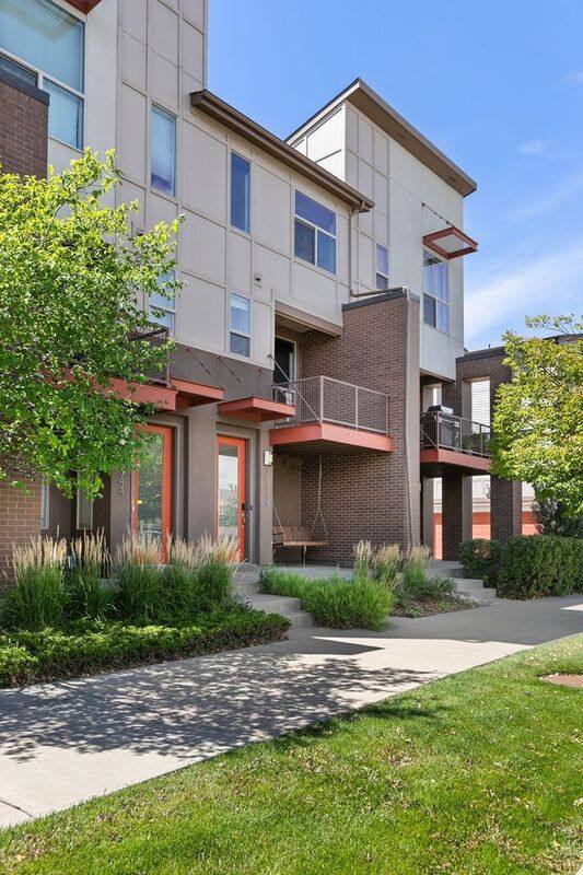Townhouse for rent at 10334 E 29th Dr, Denver, CO 80238