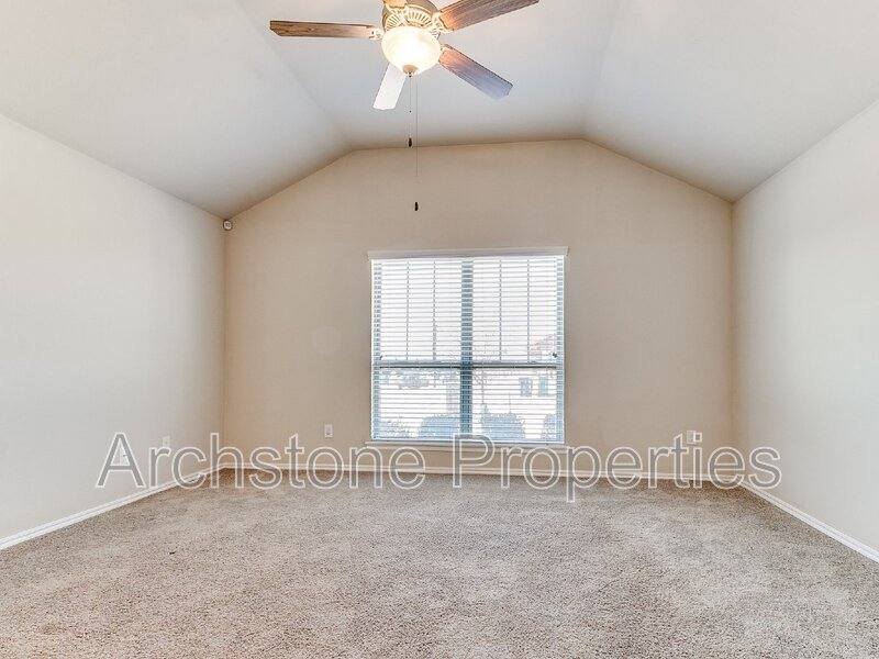 House for rent at 19704 Taggert Dr, Edmond, OK 73012