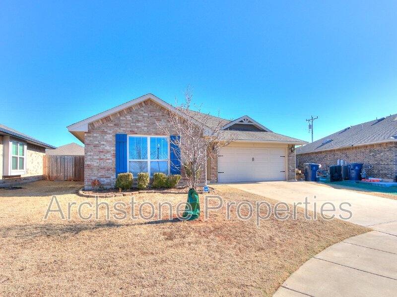 House for rent at 19704 Taggert Dr, Edmond, OK 73012