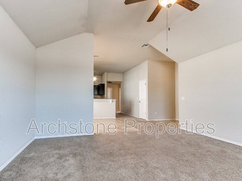 House for rent at 19704 Taggert Dr, Edmond, OK 73012