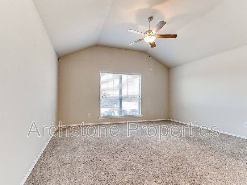 House for rent at 19704 Taggert Dr, Edmond, OK 73012