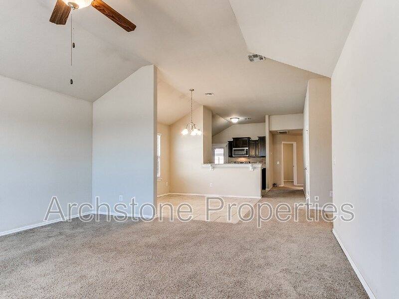 House for rent at 19704 Taggert Dr, Edmond, OK 73012