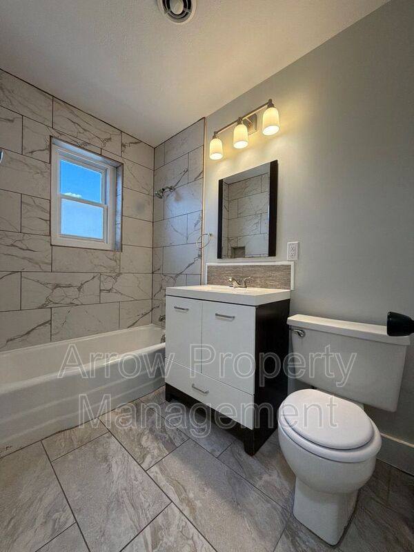 Apartment for rent at 1037 G St #1, Lincoln, NE 68508