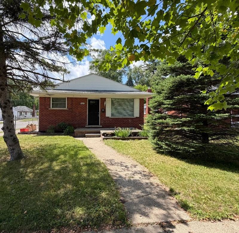 House for rent at 18405 Gillman St, Livonia, MI 48152