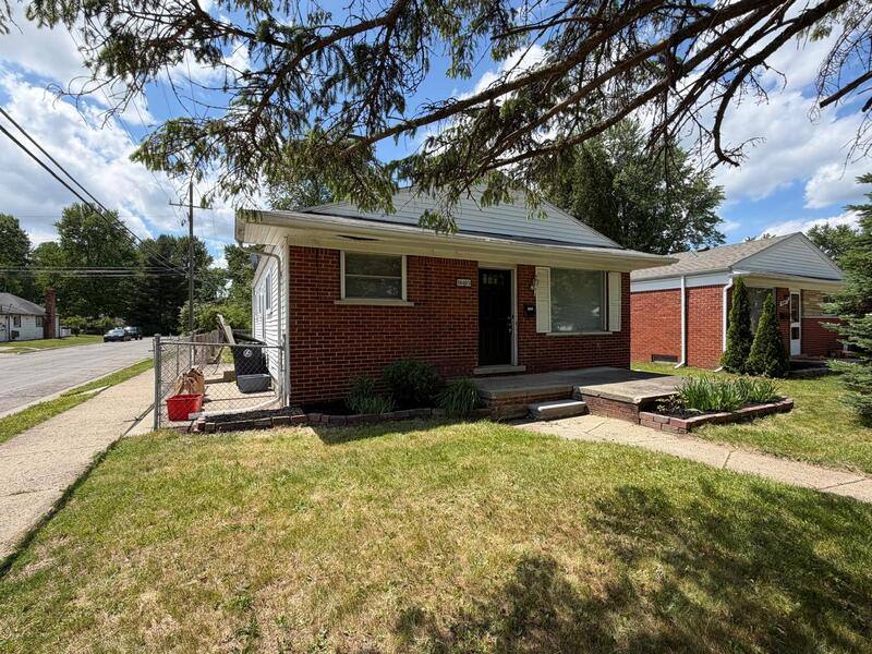 House for rent at 18405 Gillman St, Livonia, MI 48152