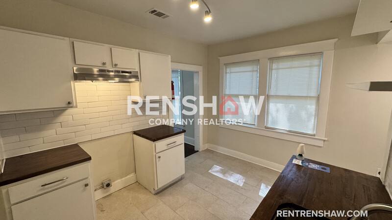 House for rent at 3298 Spottswood Ave, Memphis, TN 38111
