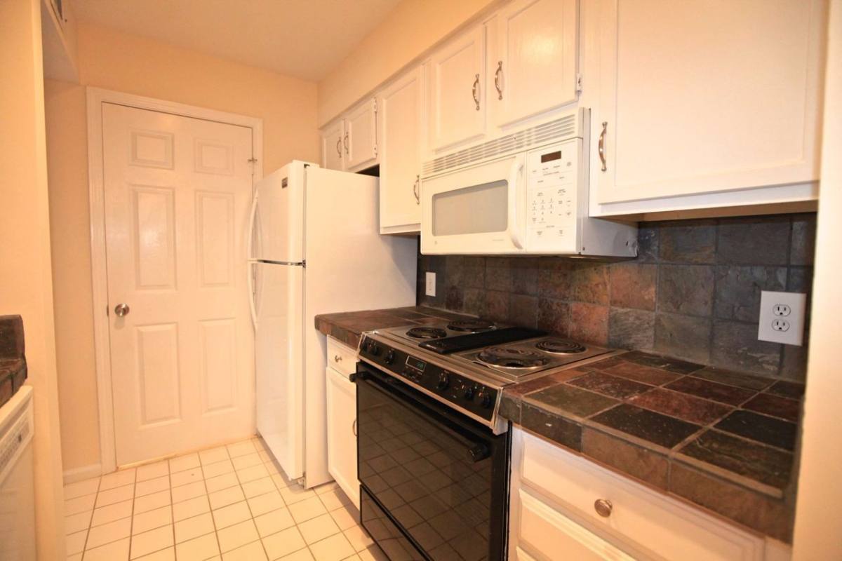 Townhouse for rent at 417 W 8th St, Charlotte, NC 28202