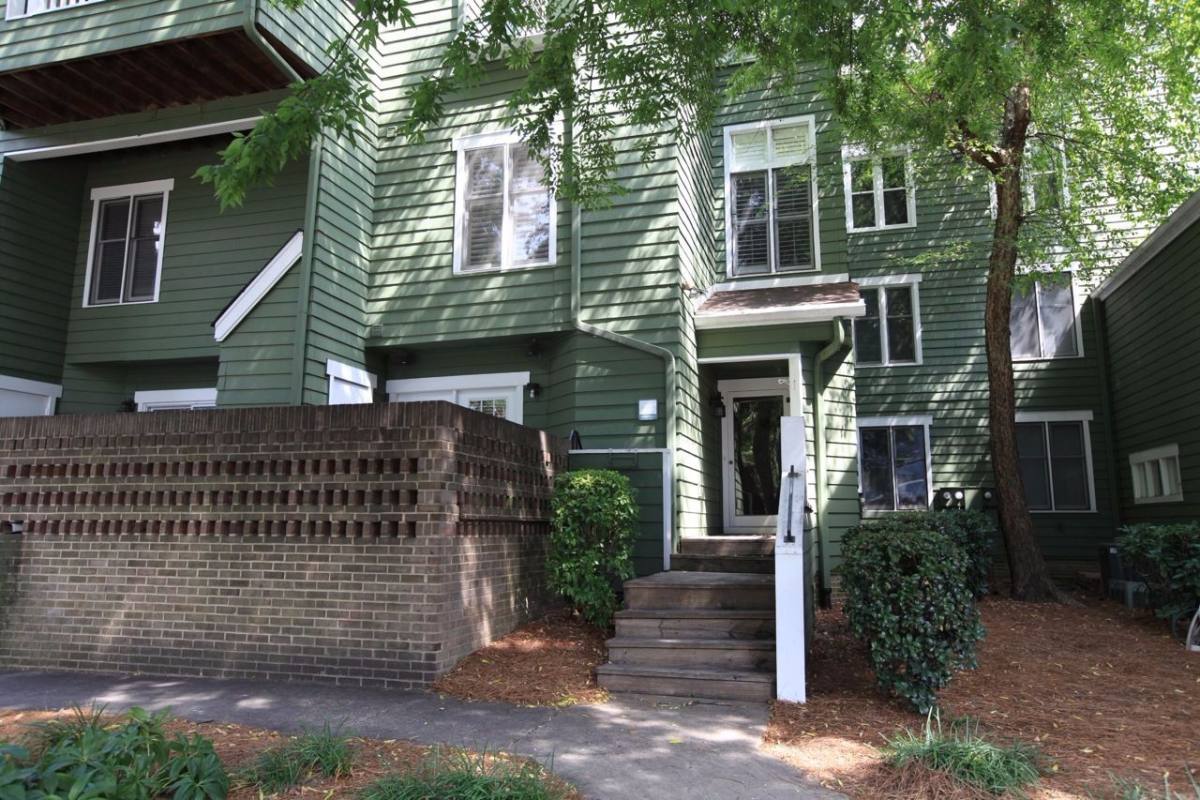 Townhouse for rent at 417 W 8th St, Charlotte, NC 28202