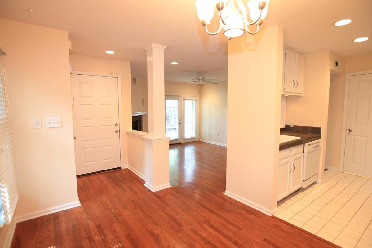 Townhouse for rent at 417 W 8th St, Charlotte, NC 28202