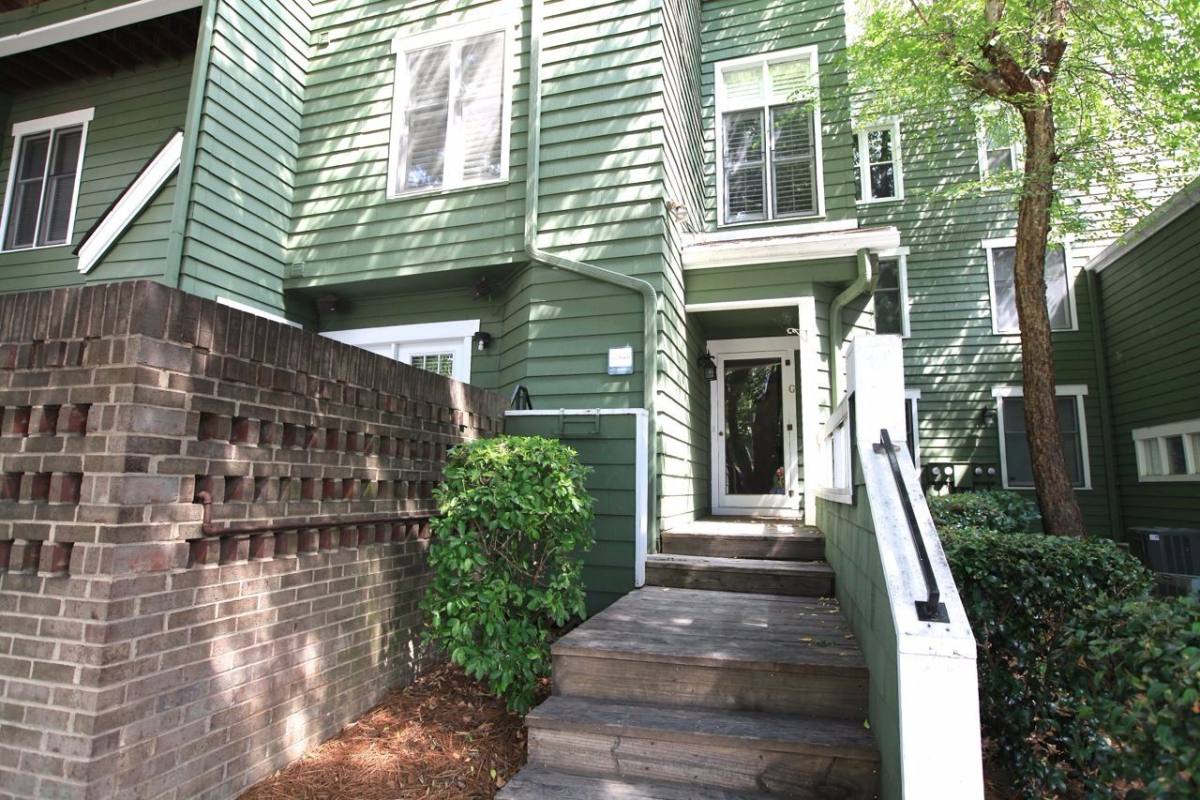 Townhouse for rent at 417 W 8th St, Charlotte, NC 28202