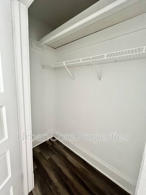 Apartment for rent at 417 4th St N #301, Saint Petersburg, FL 33701