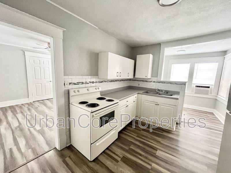 Apartment for rent at 417 4th St N #301, Saint Petersburg, FL 33701