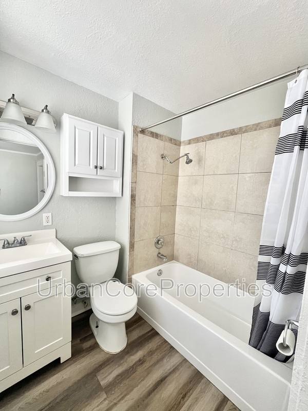 Apartment for rent at 417 4th St N #301, Saint Petersburg, FL 33701