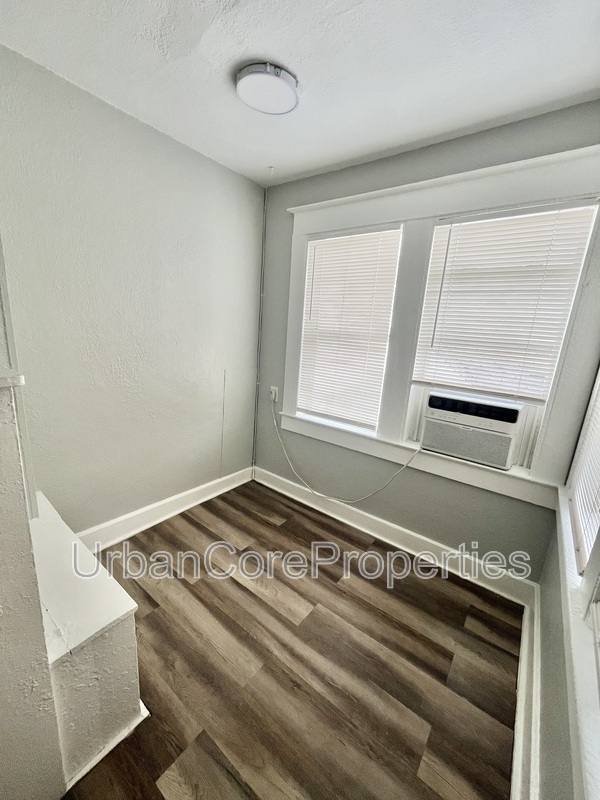 Apartment for rent at 417 4th St N #301, Saint Petersburg, FL 33701