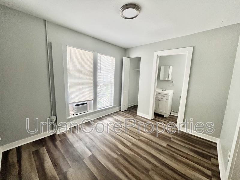 Apartment for rent at 417 4th St N #301, Saint Petersburg, FL 33701