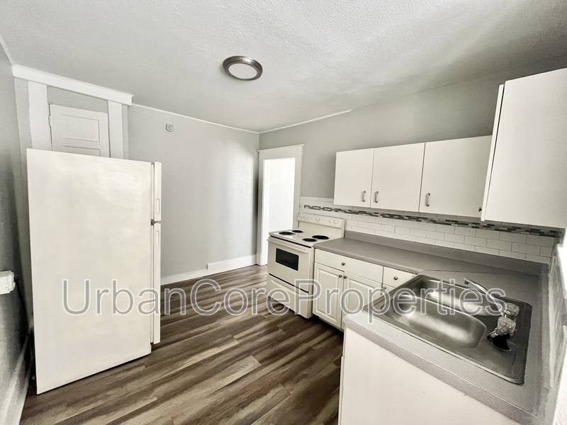 Apartment for rent at 417 4th St N #301, Saint Petersburg, FL 33701