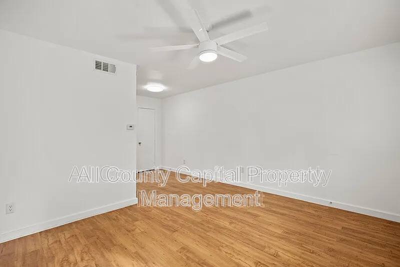 Apartment for rent at 502 W 35th St #202, Austin, TX 78705