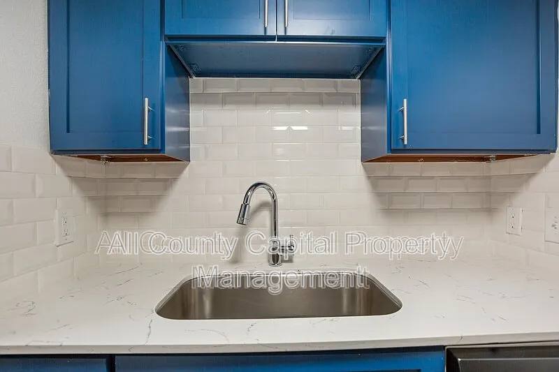 Apartment for rent at 502 W 35th St #202, Austin, TX 78705