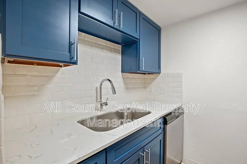 Apartment for rent at 502 W 35th St #202, Austin, TX 78705