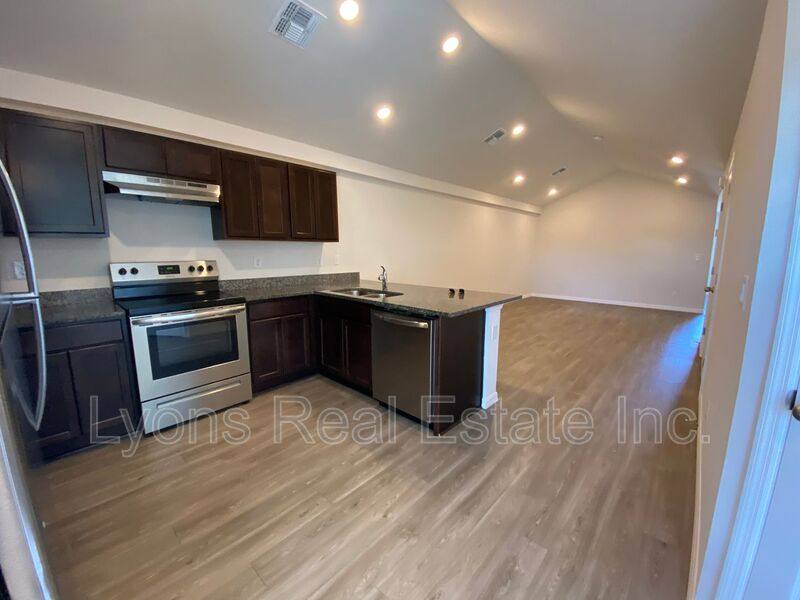 Apartment for rent at 604 Skyline Blvd, Cape Coral, FL 33991