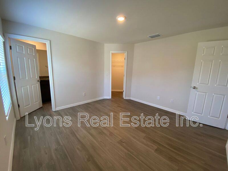 Apartment for rent at 604 Skyline Blvd, Cape Coral, FL 33991