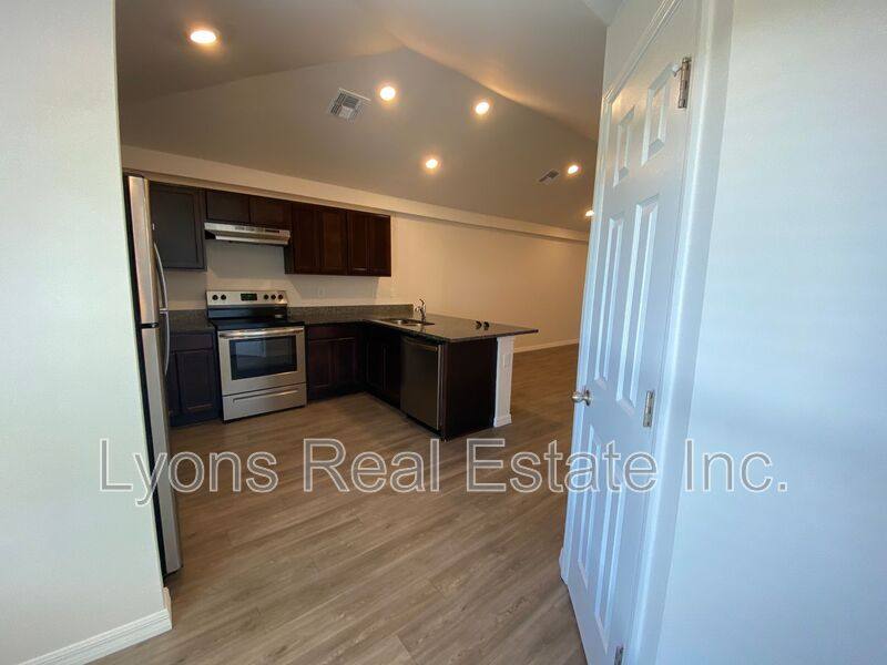 Apartment for rent at 604 Skyline Blvd, Cape Coral, FL 33991