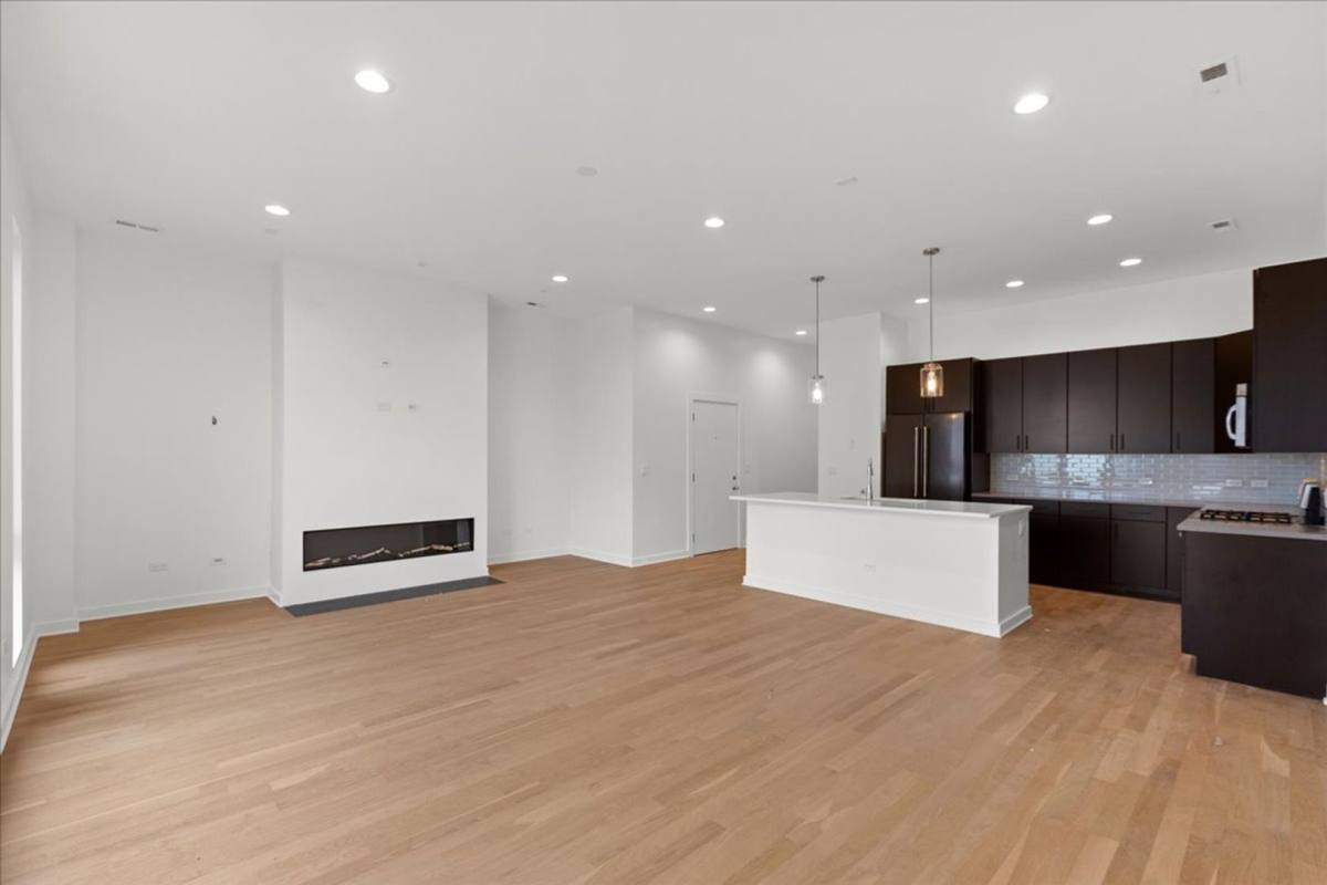 Apartment for rent at 1651 W Chicago Ave, Chicago, IL 60622