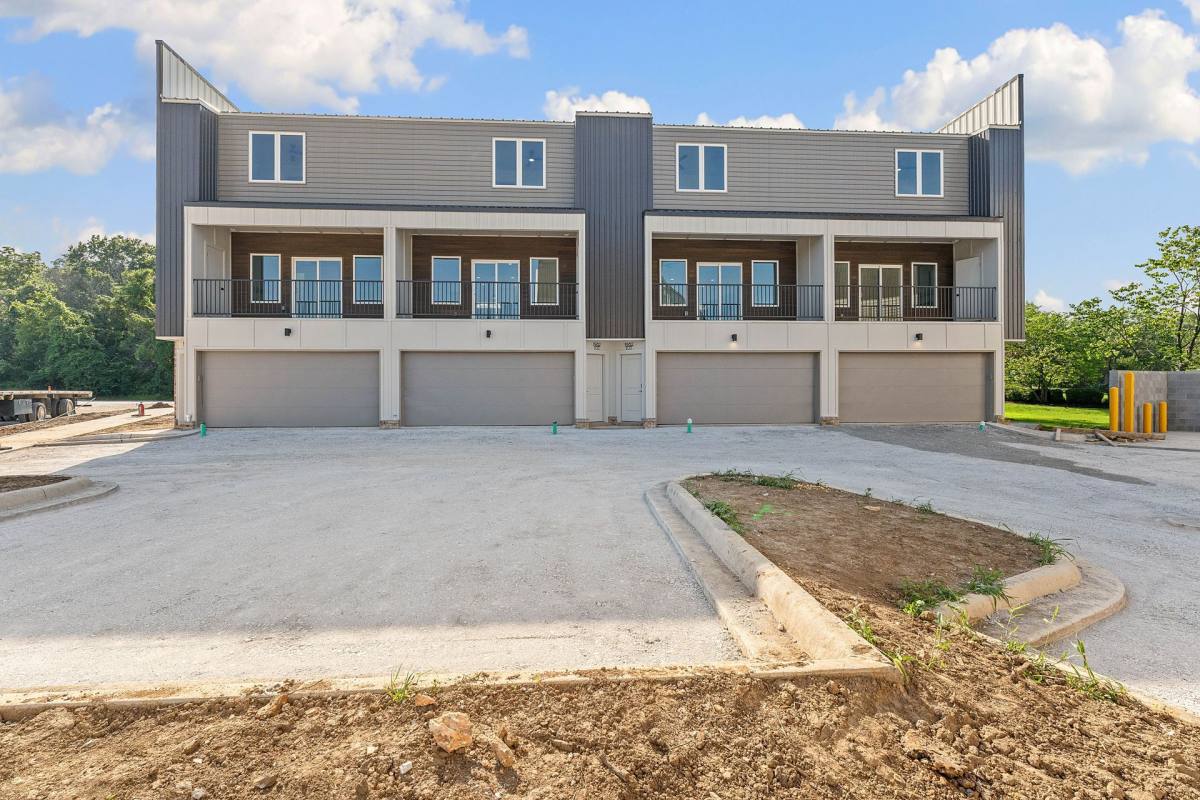 Townhouse for rent at 1985 S Vale Ave, Fayetteville, AR 72701