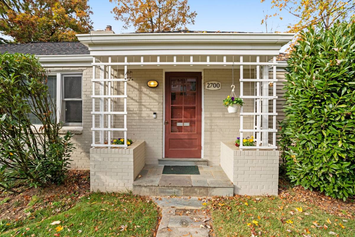 House for rent at 2700 N Dinwiddie St, Arlington, VA 22207