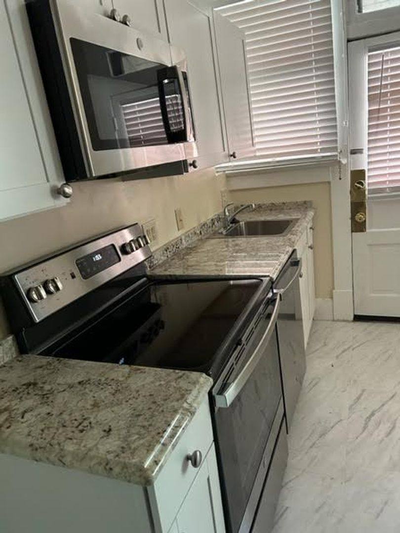 Apartment for rent at 310-316 W Fourth Ave, Columbus, OH 43201