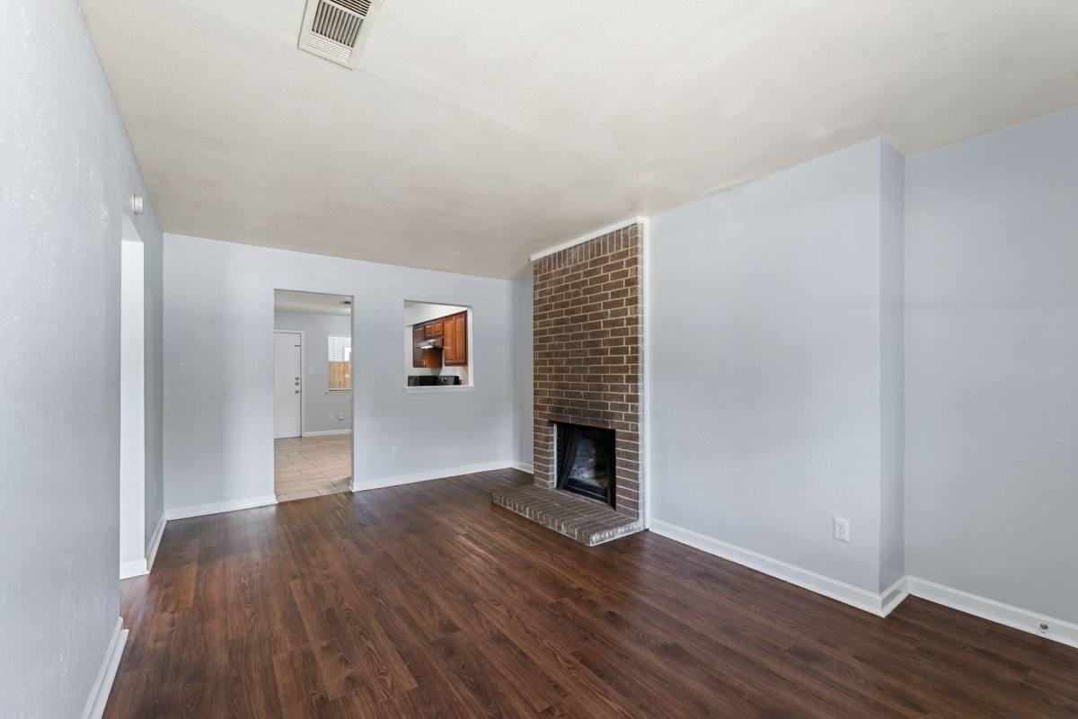 Apartment for rent at 2011 E Stassney Lane, Austin, TX 78744