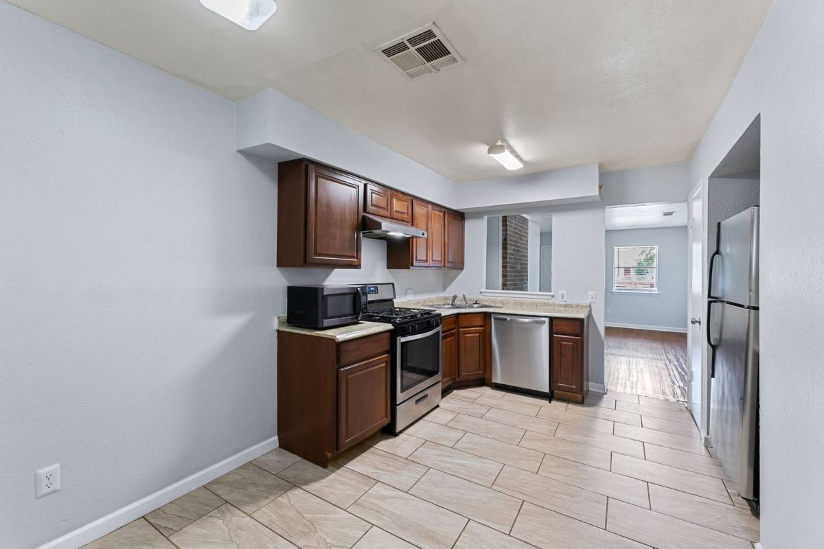 Apartment for rent at 2011 E Stassney Lane, Austin, TX 78744
