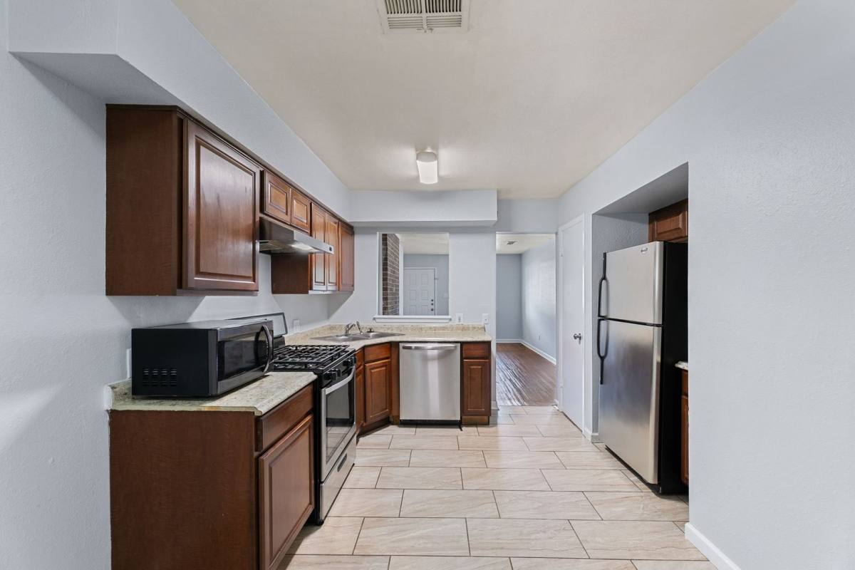 Apartment for rent at 2011 E Stassney Lane, Austin, TX 78744