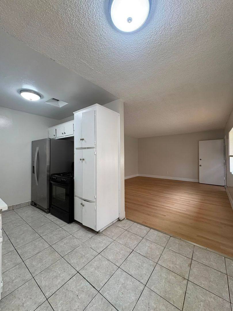 Apartment for rent at 626 W 81st St, Los Angeles, CA 90044