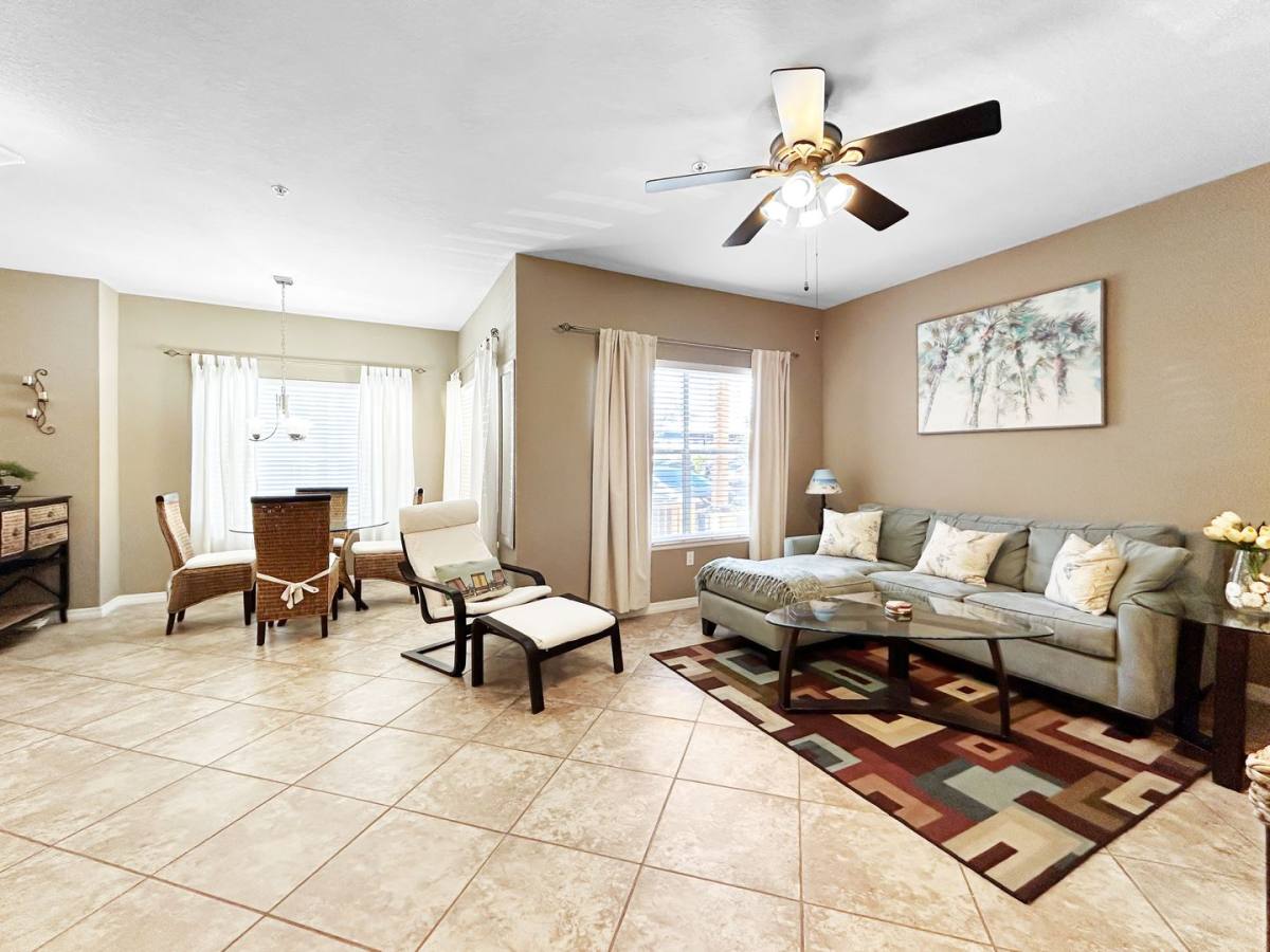Condo for rent at 10764 70th Ave, Seminole, FL 33772