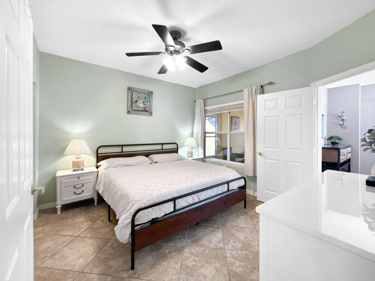 Condo for rent at 10764 70th Ave, Seminole, FL 33772