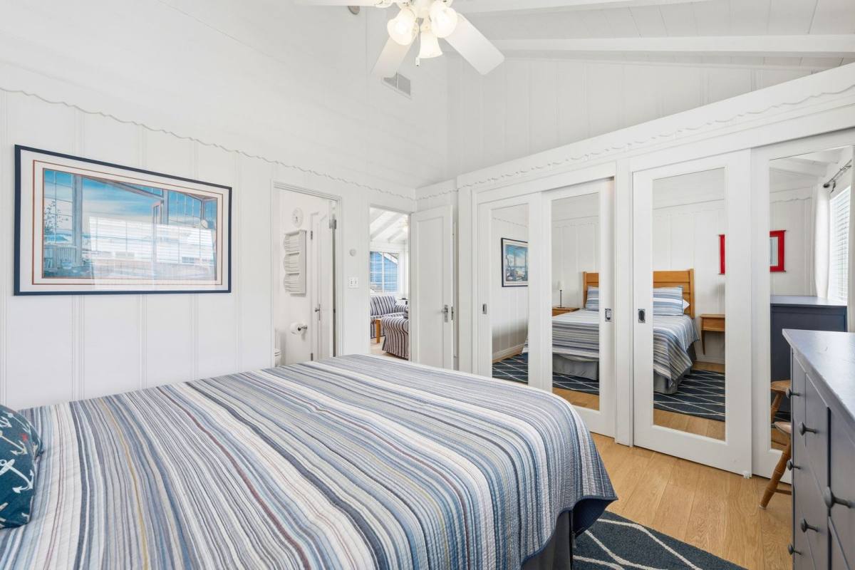 House for rent at 221 Pearl Ave, Newport Beach, CA 92662