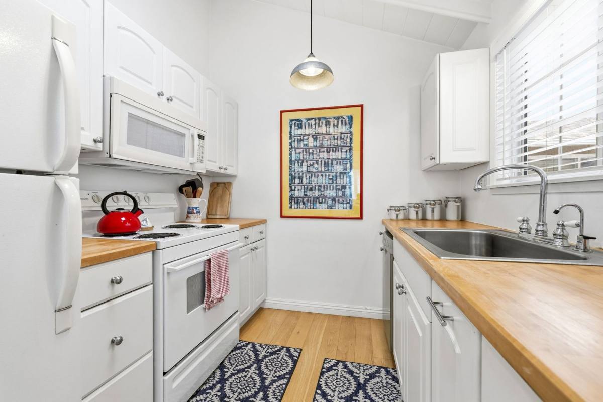 House for rent at 221 Pearl Ave, Newport Beach, CA 92662