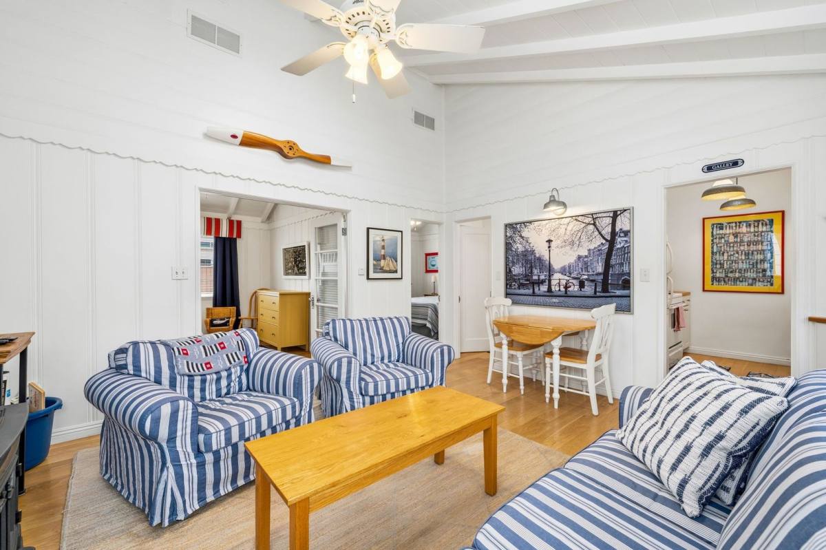 House for rent at 221 Pearl Ave, Newport Beach, CA 92662