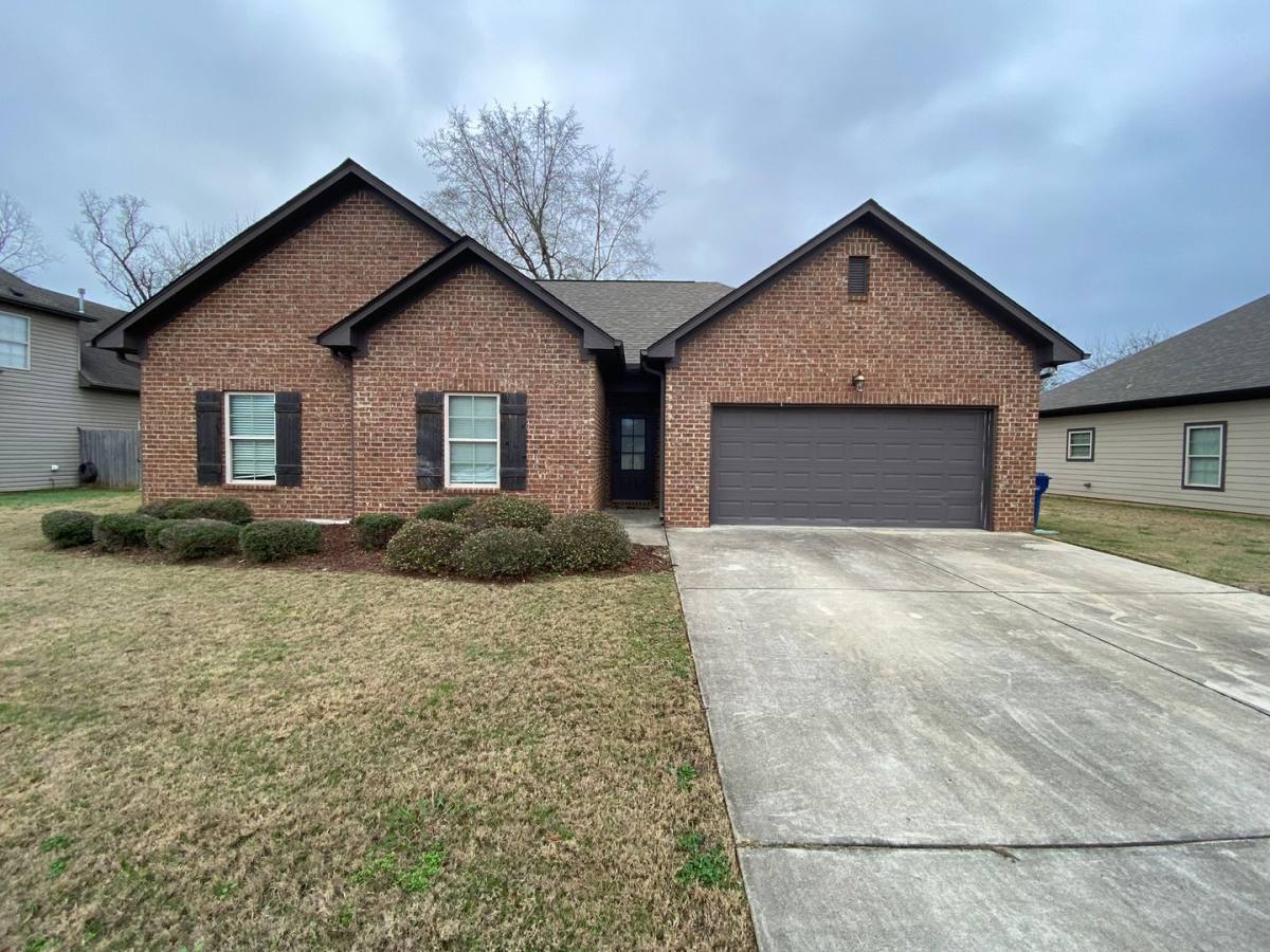 House for rent at 108 Falling Waters Lane, Alabaster, AL 35114