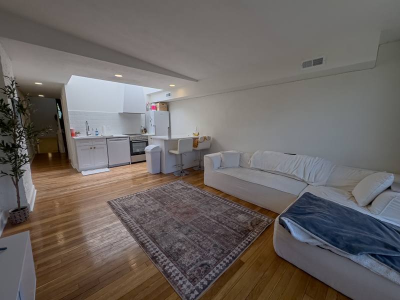Apartment for rent at 1934 Green St #3FL, Philadelphia, PA 19130