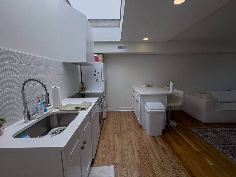 Apartment for rent at 1934 Green St #3FL, Philadelphia, PA 19130