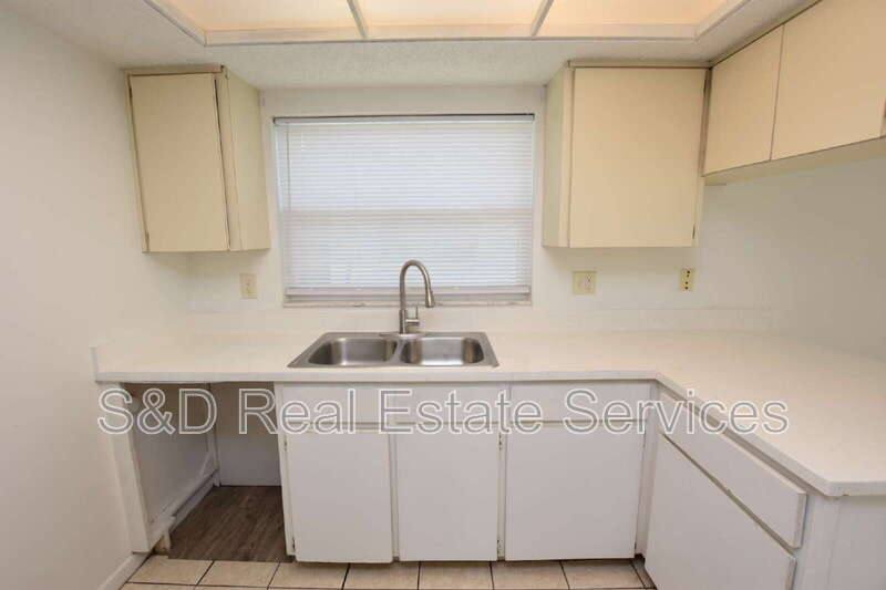 House for rent at 1019 Buccaneer Dr, Lakeland, FL 33801