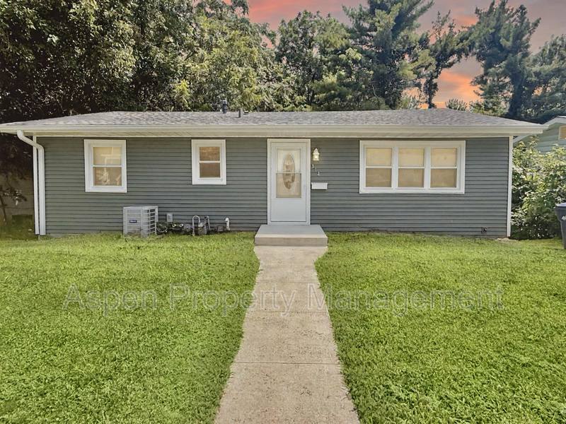 House for rent at 314 S Woodlawn Ave, Burlington, IA 52601
