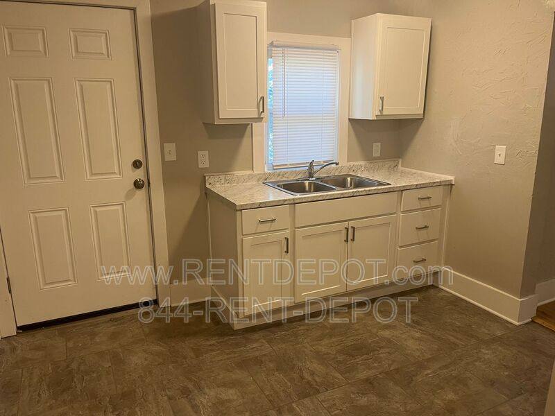 House for rent at 510 E Franklin St, Evansville, IN 47711