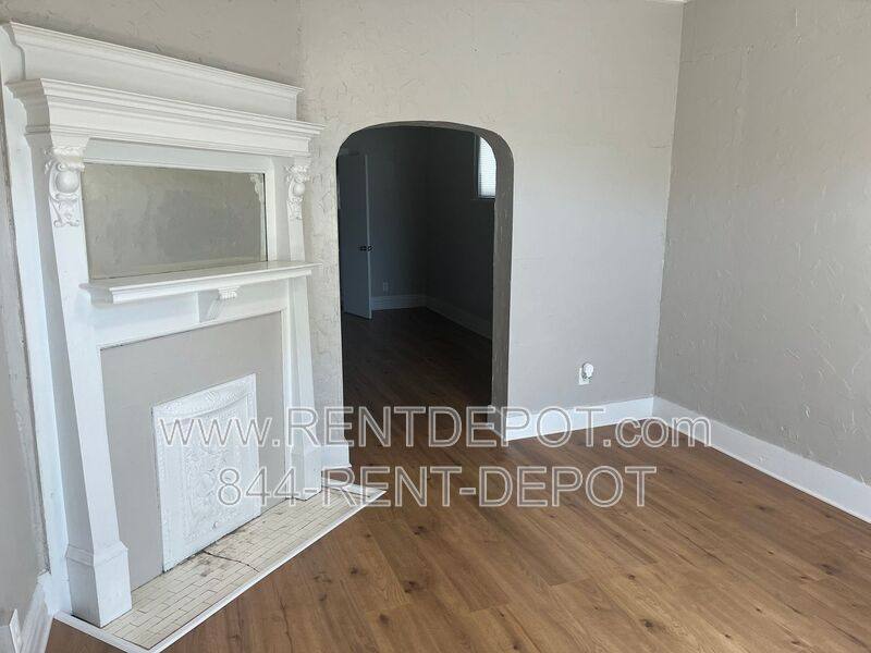 House for rent at 510 E Franklin St, Evansville, IN 47711