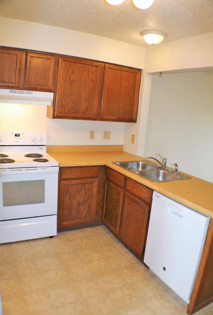 Apartment for rent at 708 Westwinds Dr, Iowa City, IA 52246