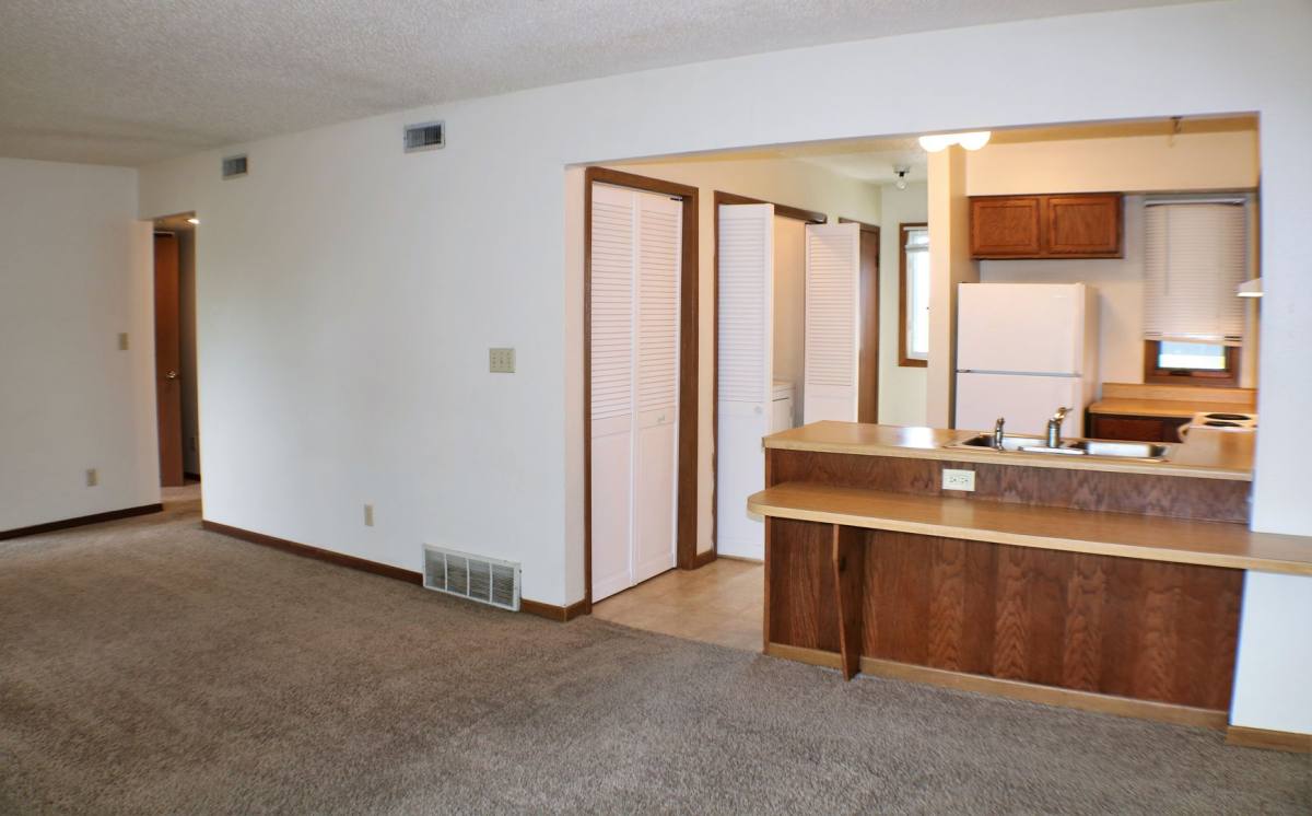 Apartment for rent at 708 Westwinds Dr, Iowa City, IA 52246