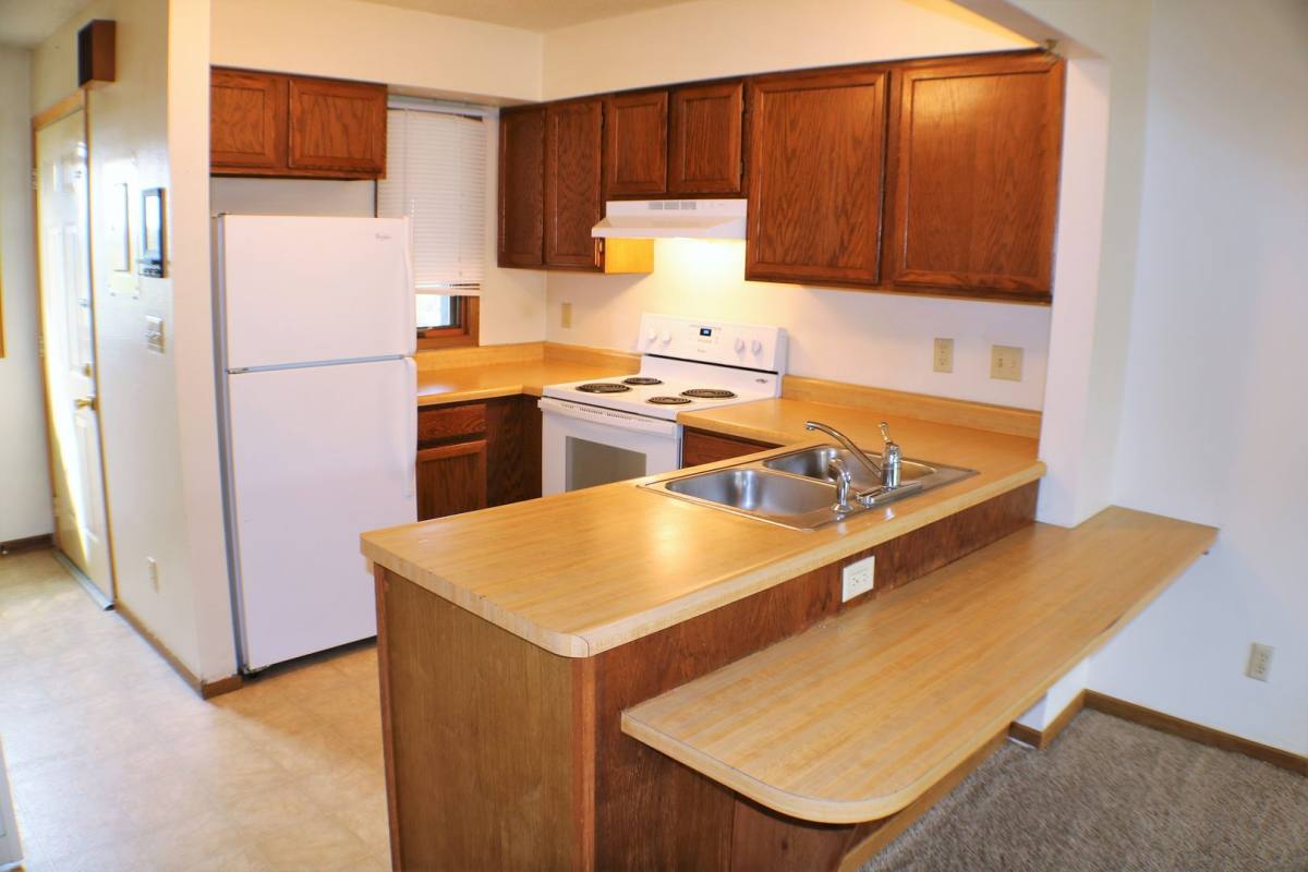 Apartment for rent at 708 Westwinds Dr, Iowa City, IA 52246